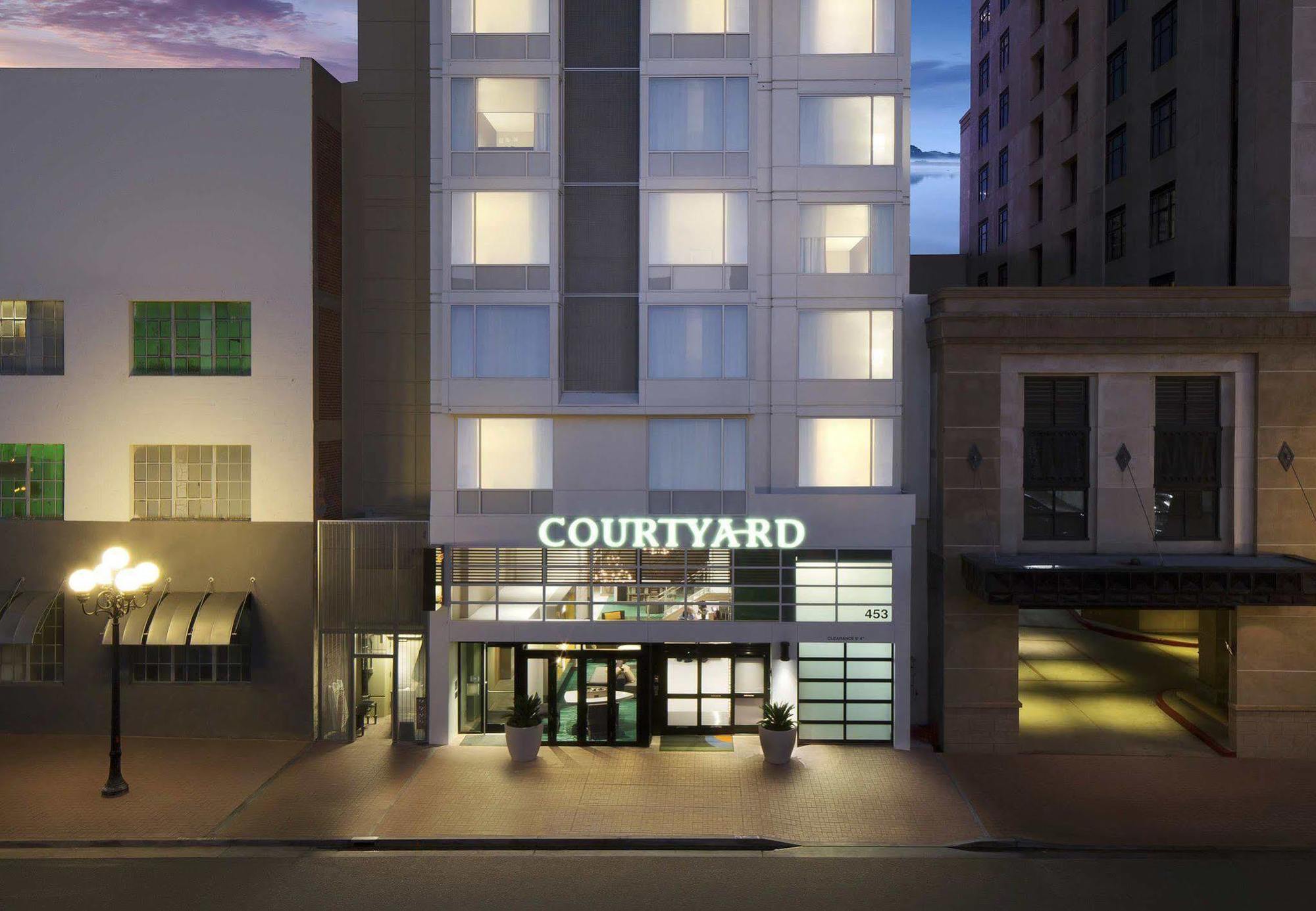 Courtyard By Marriott San Diego Gaslamp/Convention Center Exterior photo